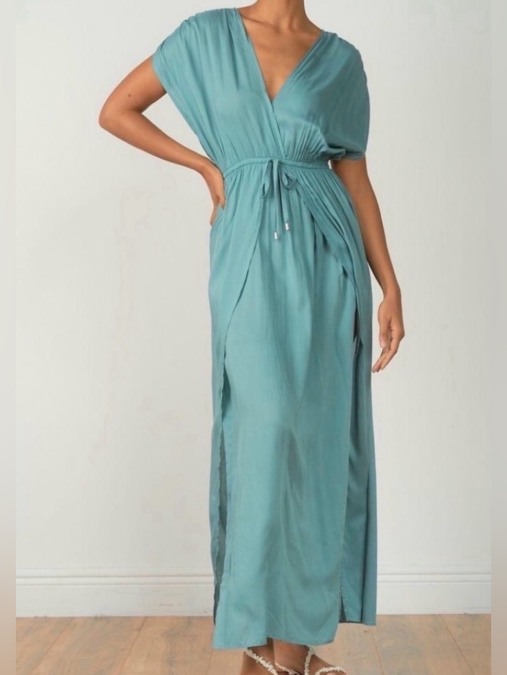 New with tags Elan maxi dress in a stunning jade green